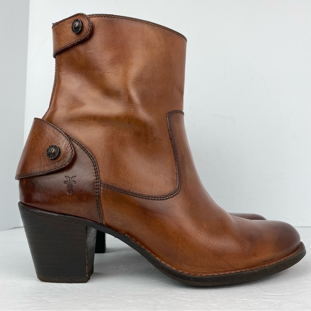 Frye size 9B Women’s Jackie Cognac Brown Leather Short Boots Booties